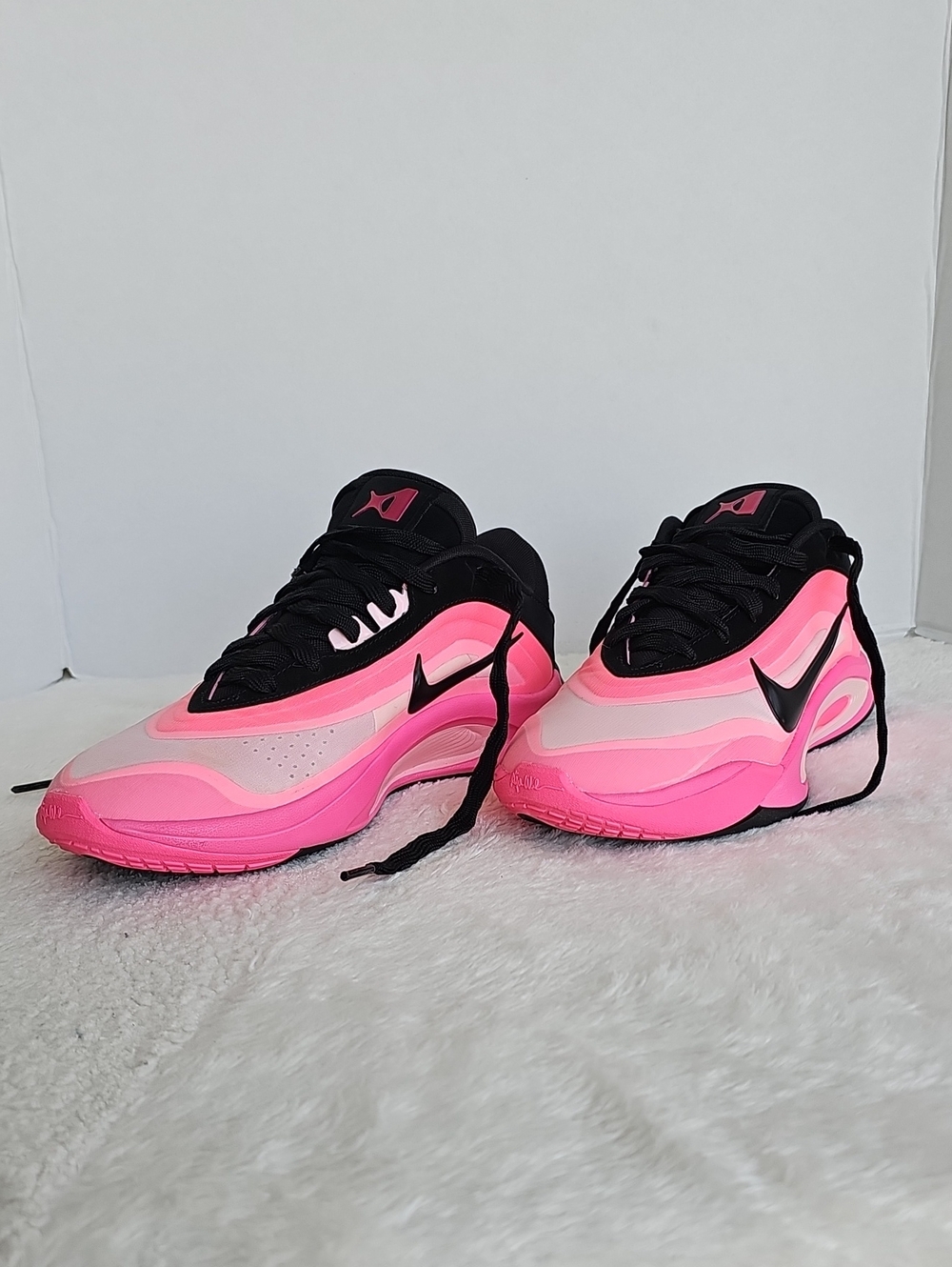 ​Nike Women’s A’One Leo Lights Hyper Pink Sneaker FZ8605-001 Size 10 NWOB